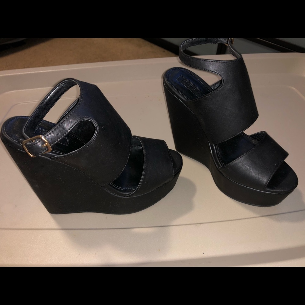 Black Wedges